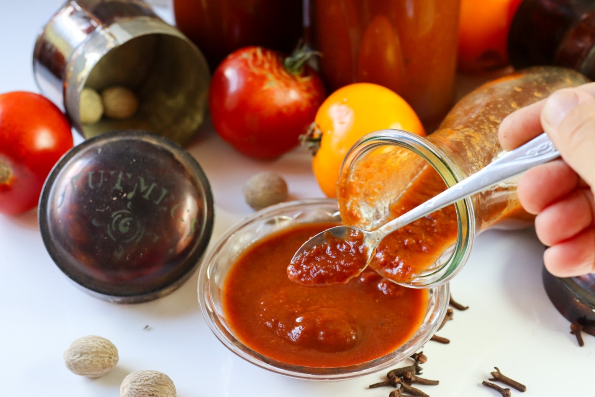 homemade ketchup with fresh tomatoes