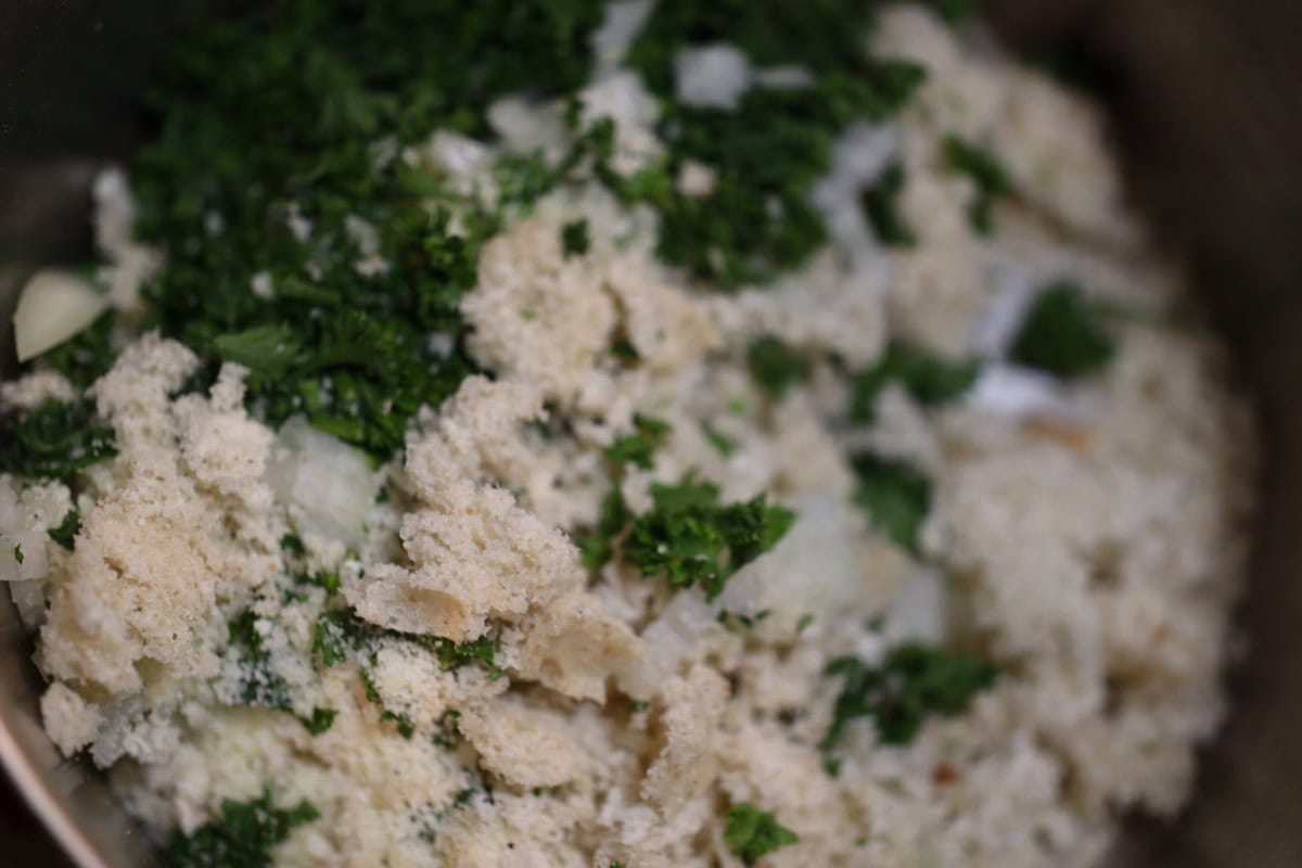 unmixed stuffing ingredients